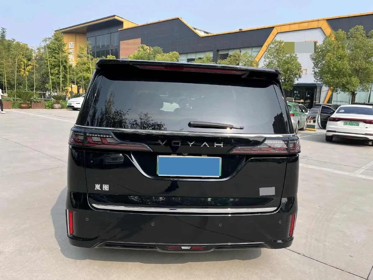 2025 Voyah Dream 1.5T 150HP L4 PHEV 41.7KWH,autocango,china used car exporter,china ev exporter,chinese used car exporter,chinese used ev exporter