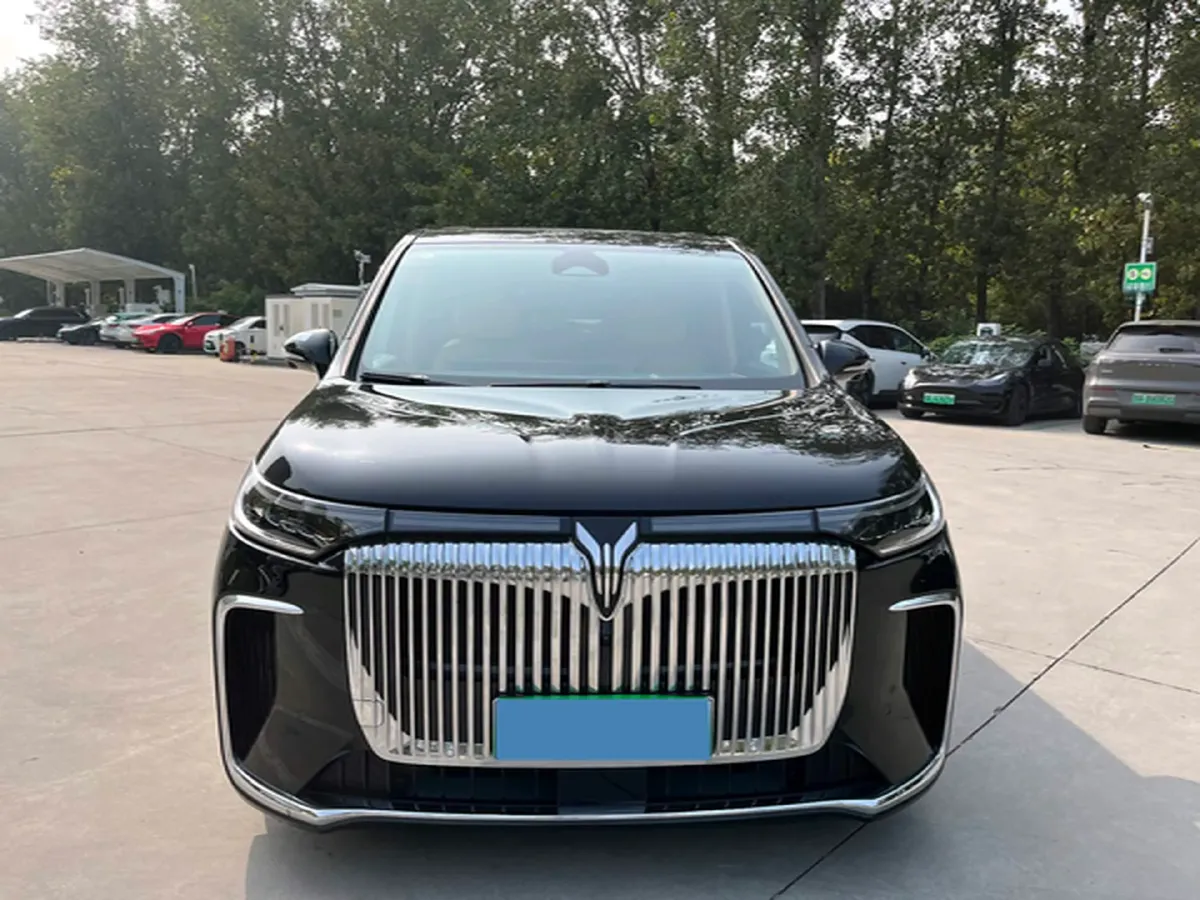 2025 Voyah Dream 1.5T 150HP L4 PHEV 41.7KWH,autocango,china used car exporter,china ev exporter,chinese used car exporter,chinese used ev exporter