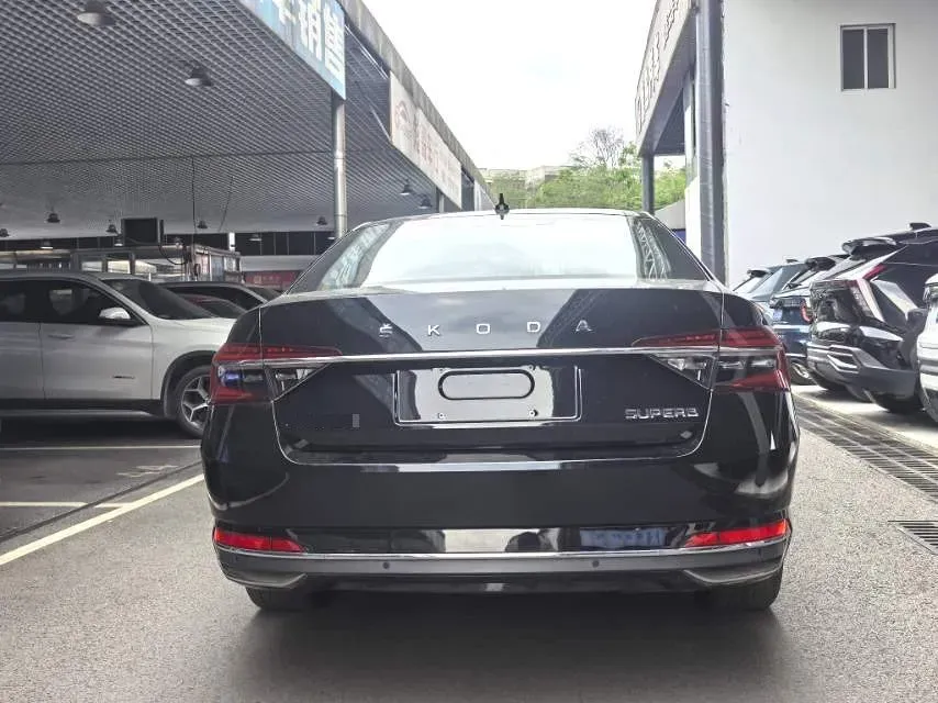 2023 Skoda Superb 1.4T 150HP L4 7DCT,autocango,china used car exporter,china ev exporter,chinese used car exporter,chinese used ev exporter