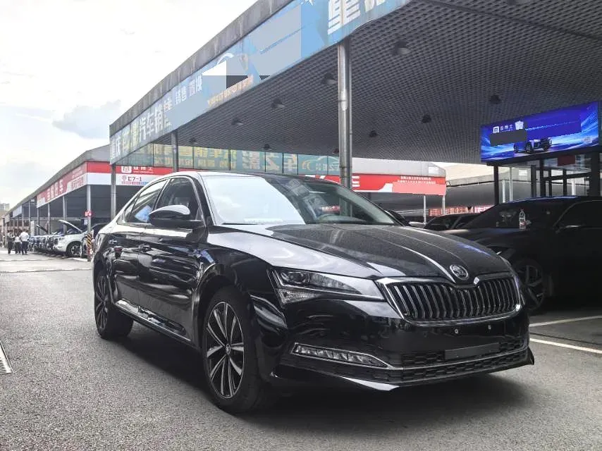 2023 Skoda Superb 1.4T 150HP L4 7DCT,autocango,china used car exporter,china ev exporter,chinese used car exporter,chinese used ev exporter