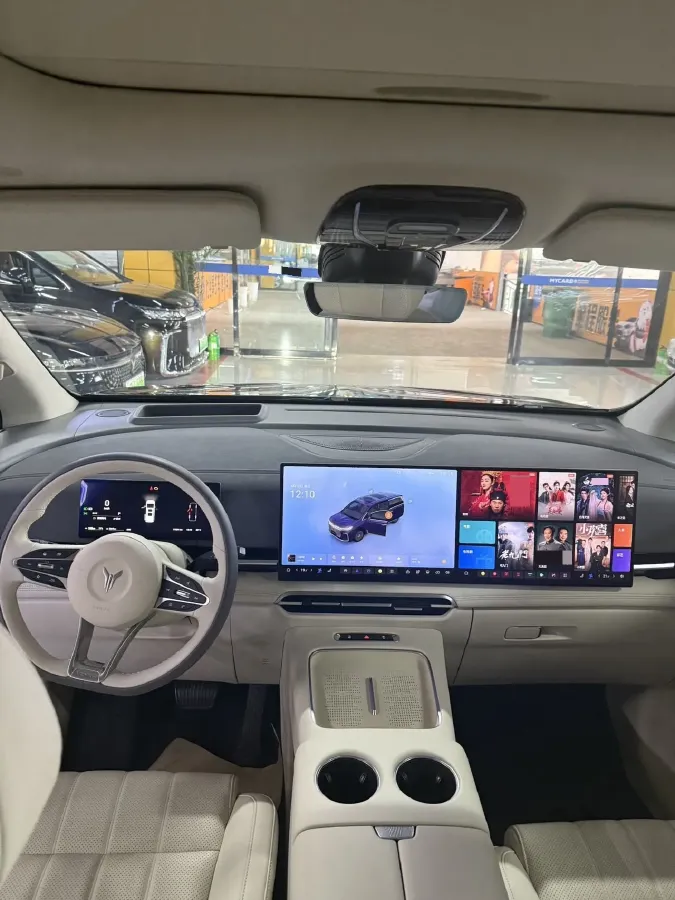 2025 Voyah Dream BEV 108.7KWH,autocango,china used car exporter,china ev exporter,chinese used car exporter,chinese used ev exporter