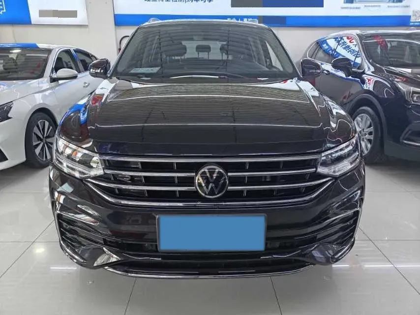 2024 Volkswagen Tiguan L 2.0T 186HP L4 7DCT,autocango,china used car exporter,china ev exporter,chinese used car exporter,chinese used ev exporter
