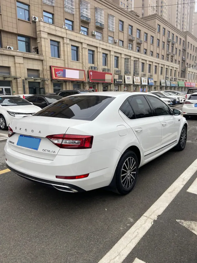 2019 Skoda Octavia 1.5L 116HP L4 6AT,autocango,china used car exporter,china ev exporter,chinese used car exporter,chinese used ev exporter