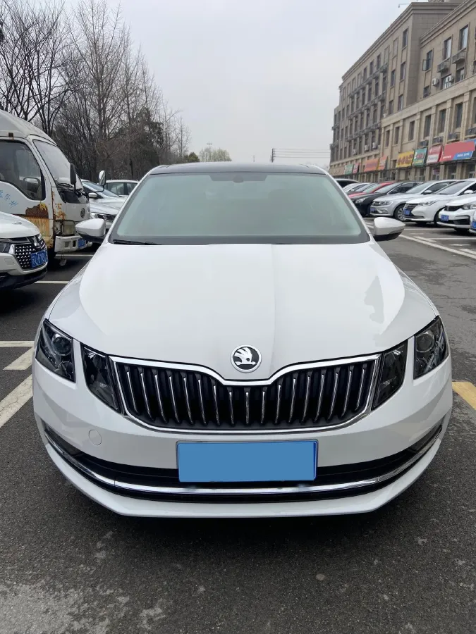 2019 Skoda Octavia 1.5L 116HP L4 6AT,autocango,china used car exporter,china ev exporter,chinese used car exporter,chinese used ev exporter