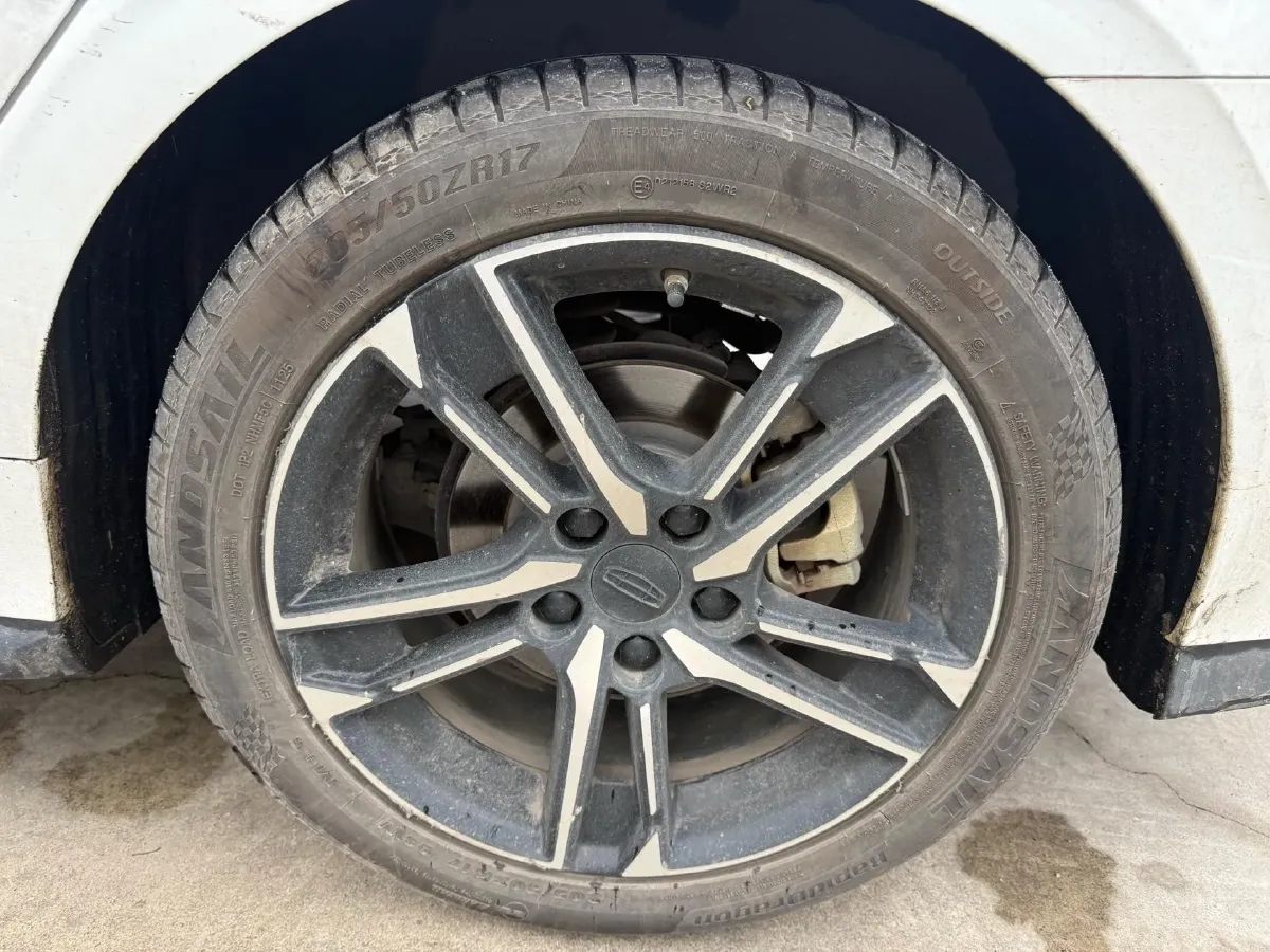 2022 Geely Binray 1.5T 181HP L4 7DCT,autocango,china used car exporter,china ev exporter,chinese used car exporter,chinese used ev exporter