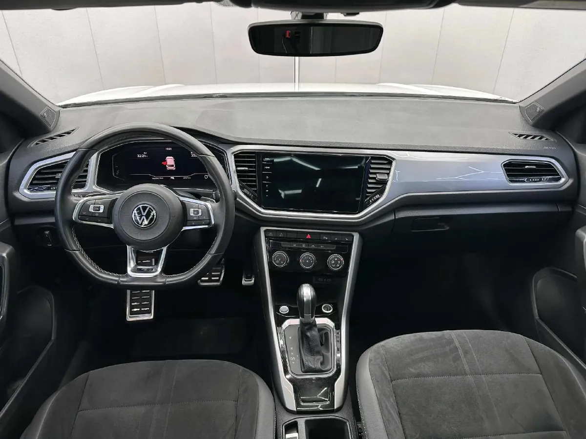 2022 Volkswagen T-Roc 1.4T 150HP L4 7DCT,autocango,china used car exporter,china ev exporter,chinese used car exporter,chinese used ev exporter