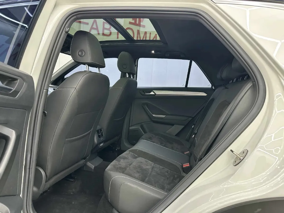 2022 Volkswagen T-Roc 1.4T 150HP L4 7DCT,autocango,china used car exporter,china ev exporter,chinese used car exporter,chinese used ev exporter