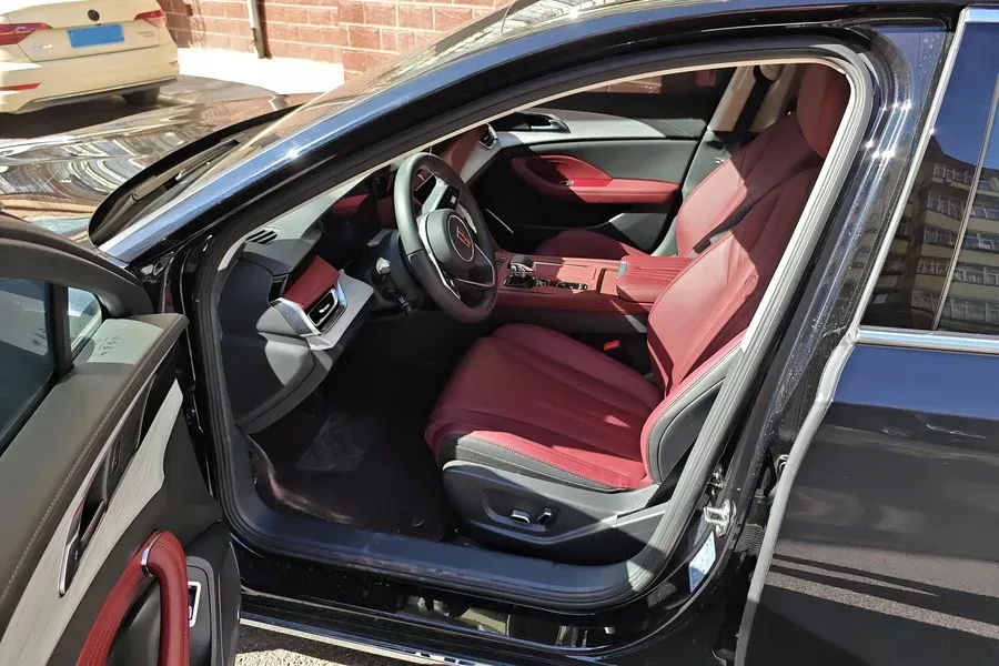 2025 HongQi H5 1.5T 169HP L4 1DHT Hybrid,autocango,china used car exporter,china ev exporter,chinese used car exporter,chinese used ev exporter