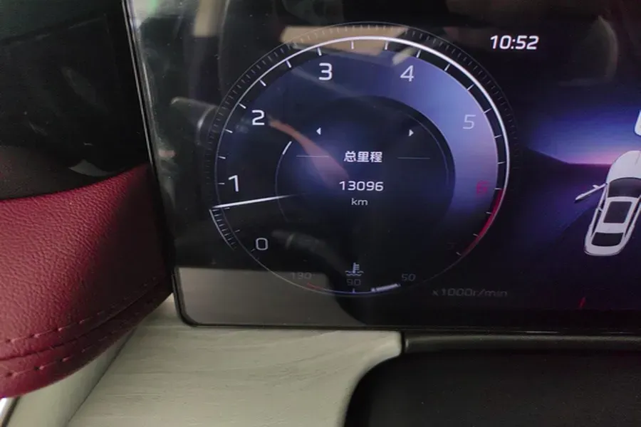 2025 HongQi H5 1.5T 169HP L4 1DHT Hybrid,autocango,china used car exporter,china ev exporter,chinese used car exporter,chinese used ev exporter