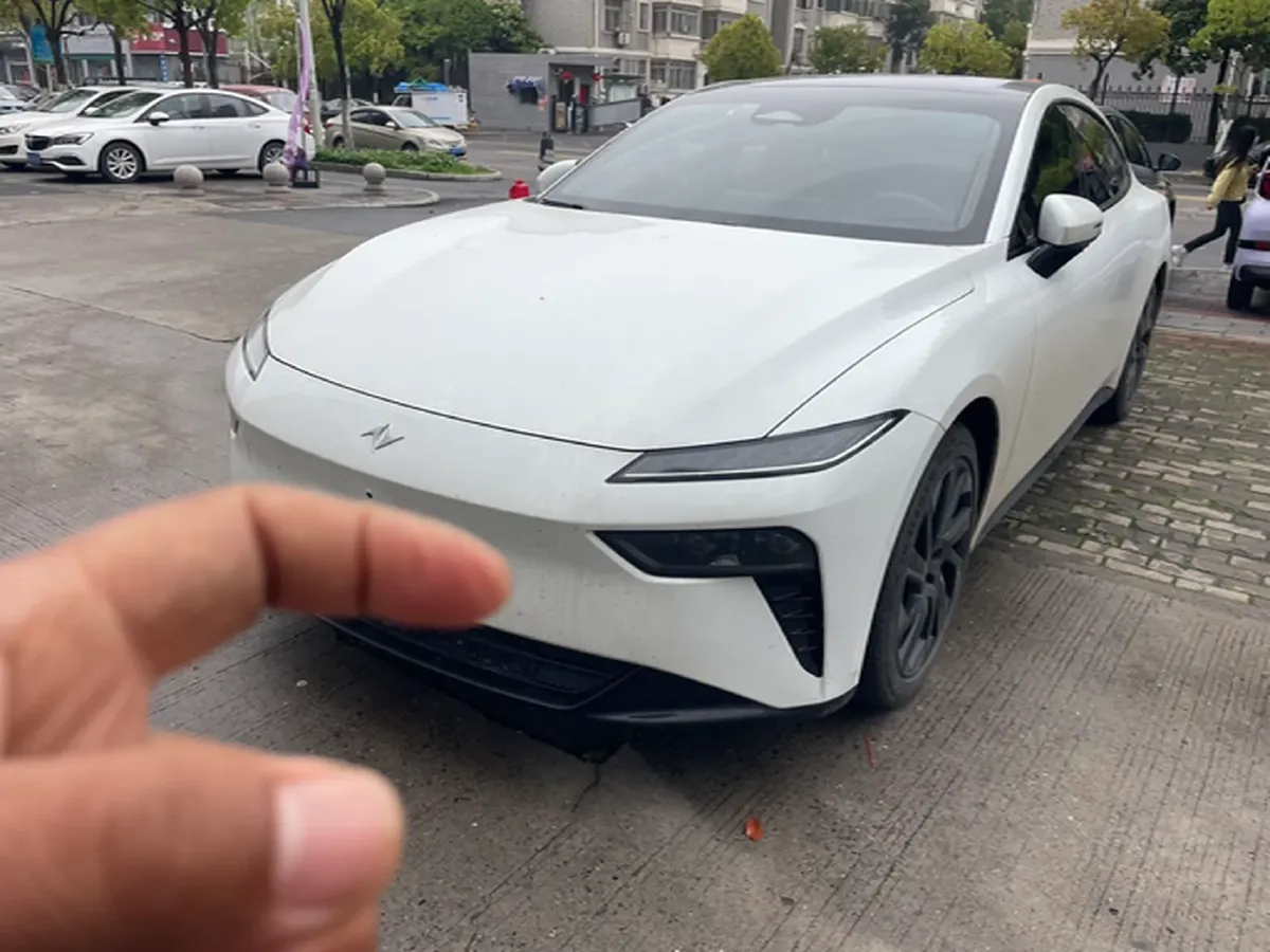 2024 DongFeng eπ eπ007 REEV 105HP REEV 28.4KWH,autocango,china used car exporter,china ev exporter,chinese used car exporter,chinese used ev exporter