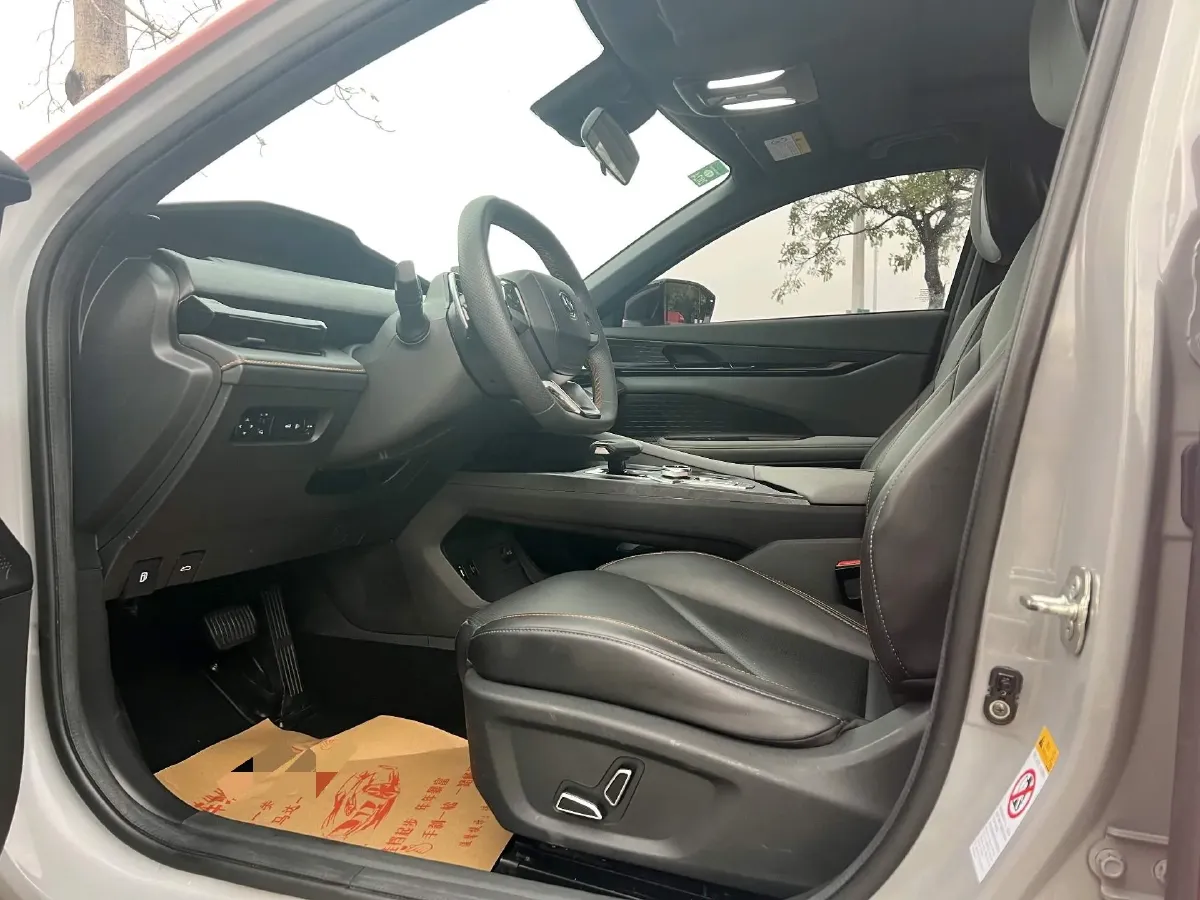 2022 ChangAn UNI-V 1.5T 188HP L4 7DCT,autocango,china used car exporter,china ev exporter,chinese used car exporter,chinese used ev exporter