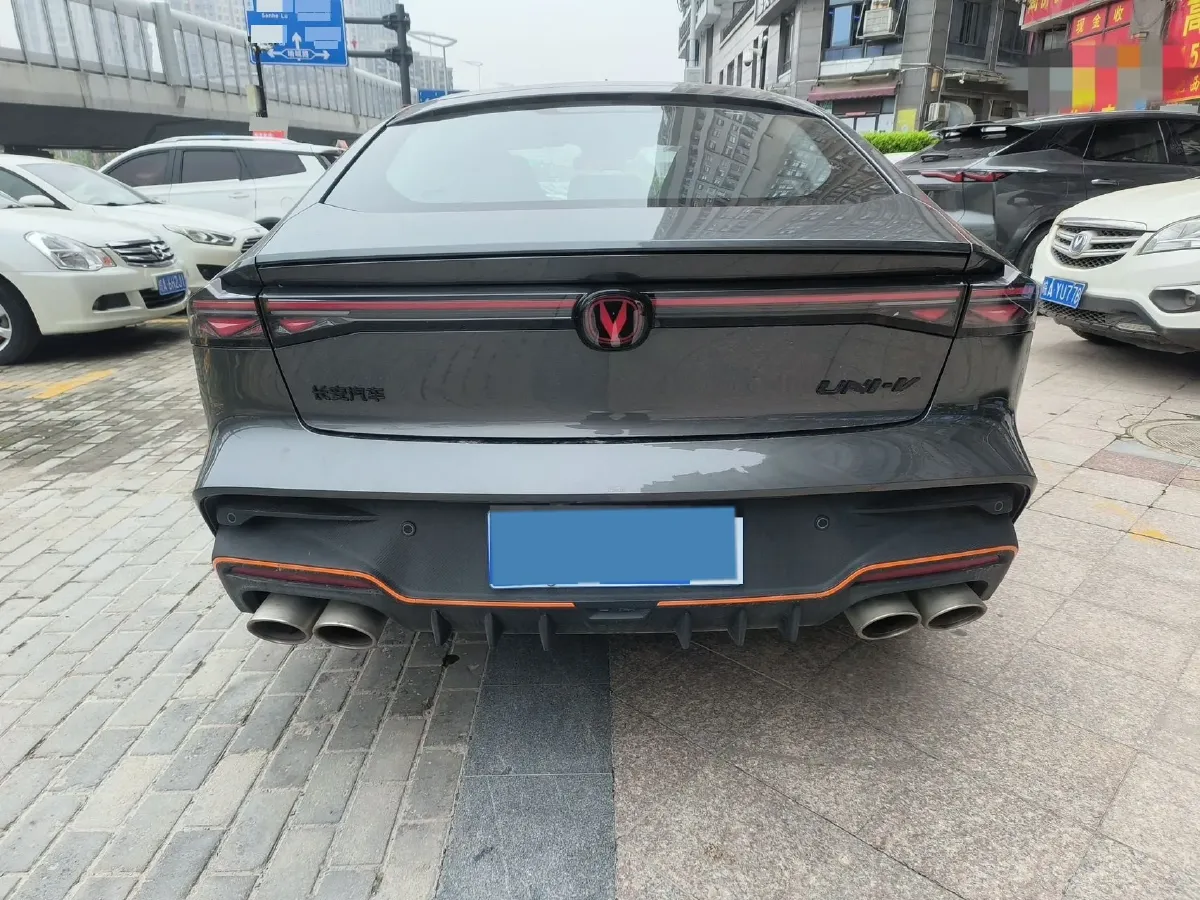 2025 ChangAn UNI-V 2.0T 245HP L4 8AT,autocango,china used car exporter,china ev exporter,chinese used car exporter,chinese used ev exporter