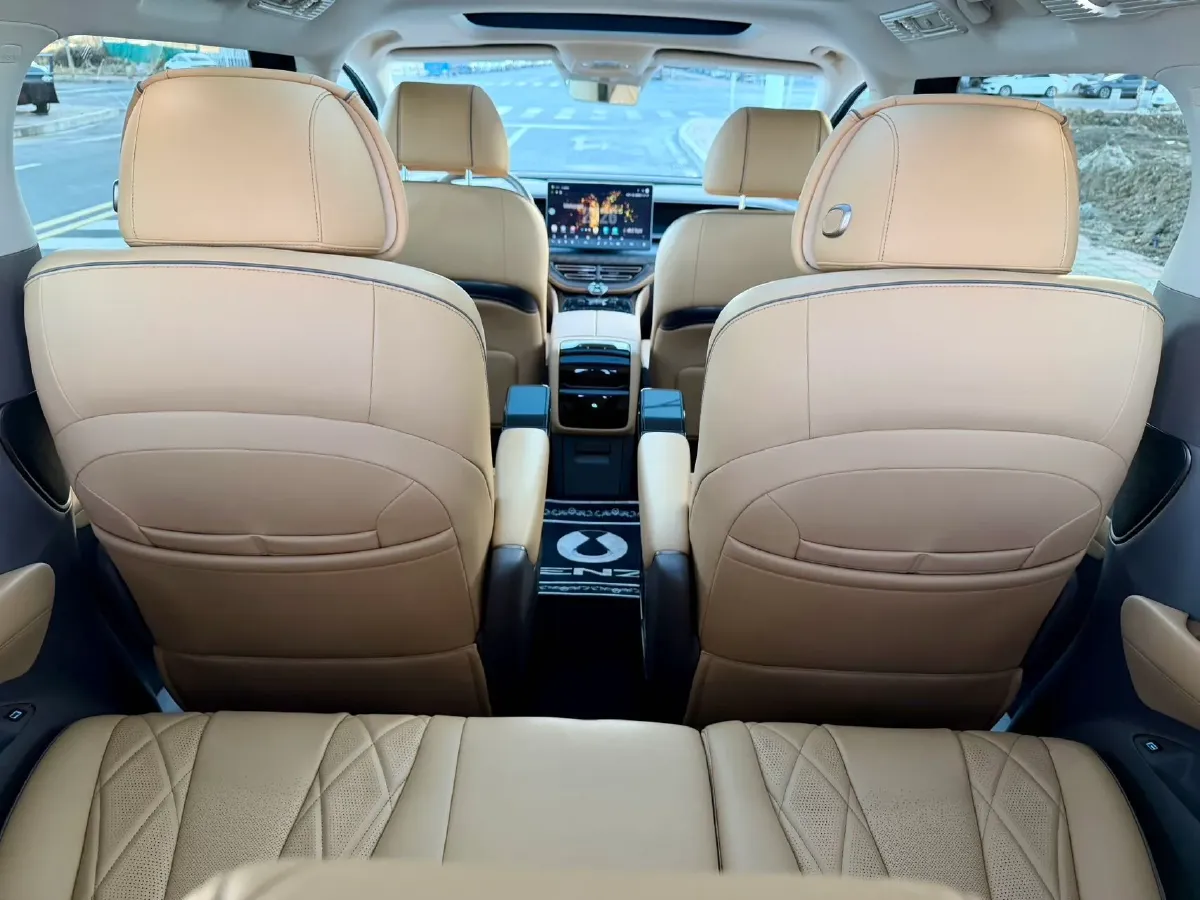 2022 HongQi HS7 3.0T 337HP V6 8AT,autocango,china used car exporter,china ev exporter,chinese used car exporter,chinese used ev exporter