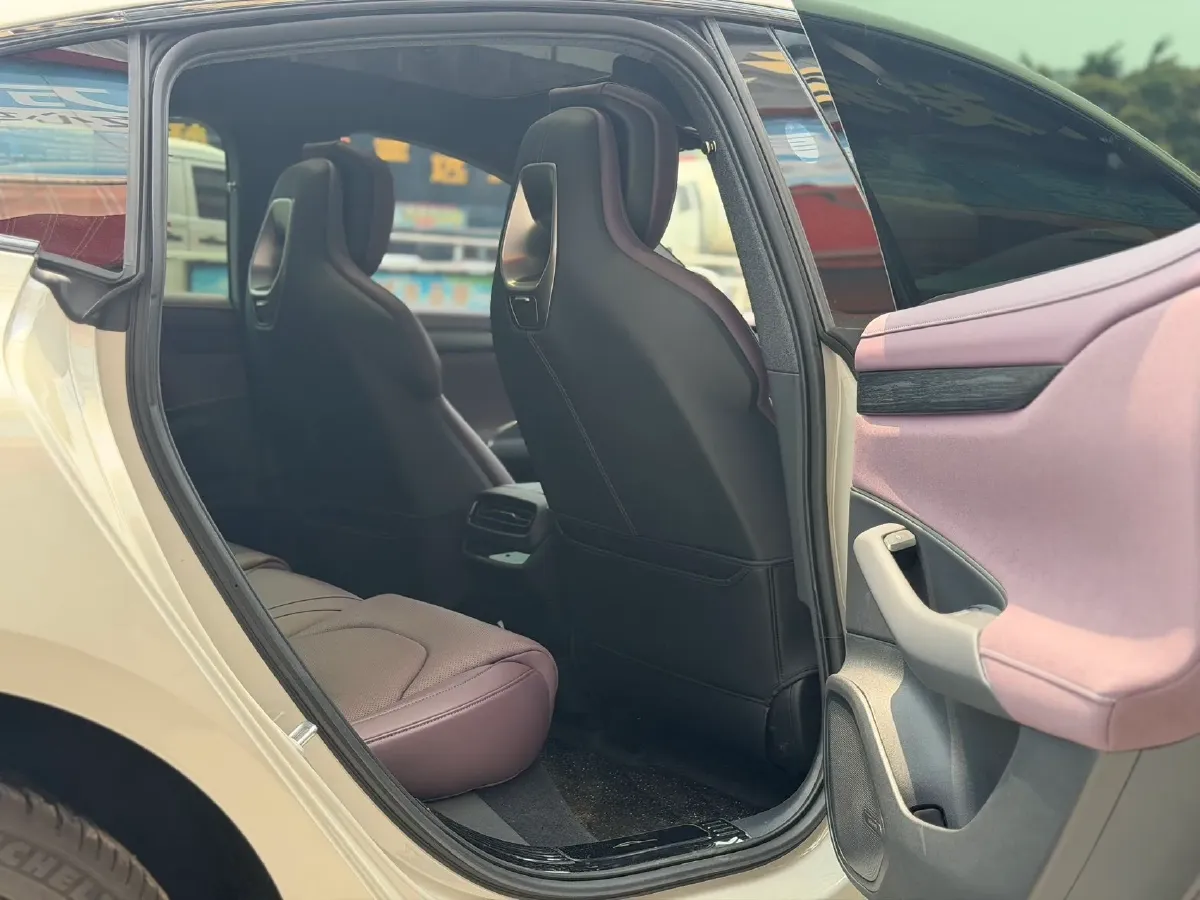 2024 MI SU7 BEV 94.3KWH,autocango,china used car exporter,china ev exporter,chinese used car exporter,chinese used ev exporter