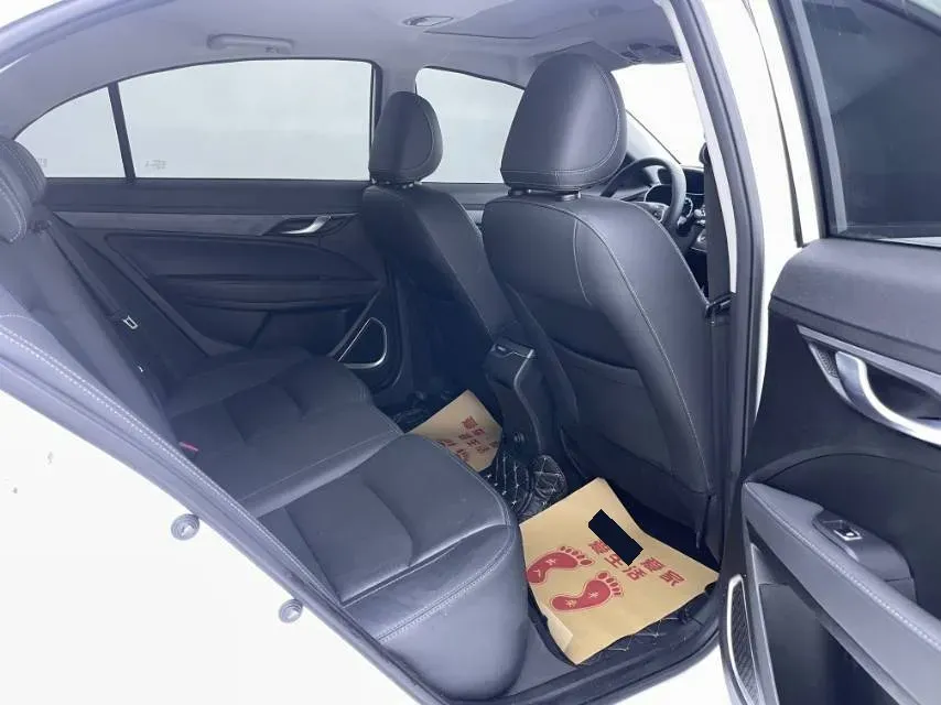 2021 BaoJun 530 1.5T 147HP L4 CVT,autocango,china used car exporter,china ev exporter,chinese used car exporter,chinese used ev exporter