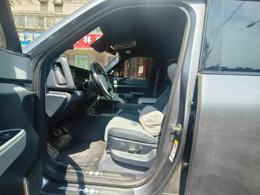 2025 FangChengBao Bao 5 1.5T 194HP L4 E-CVT PHEV 31.8KWH,autocango,china used car exporter,china ev exporter,chinese used car exporter,chinese used ev exporter