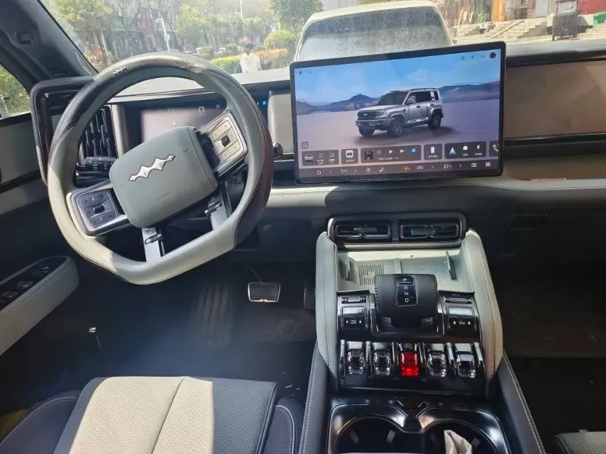 2025 FangChengBao Bao 5 1.5T 194HP L4 E-CVT PHEV 31.8KWH,autocango,china used car exporter,china ev exporter,chinese used car exporter,chinese used ev exporter