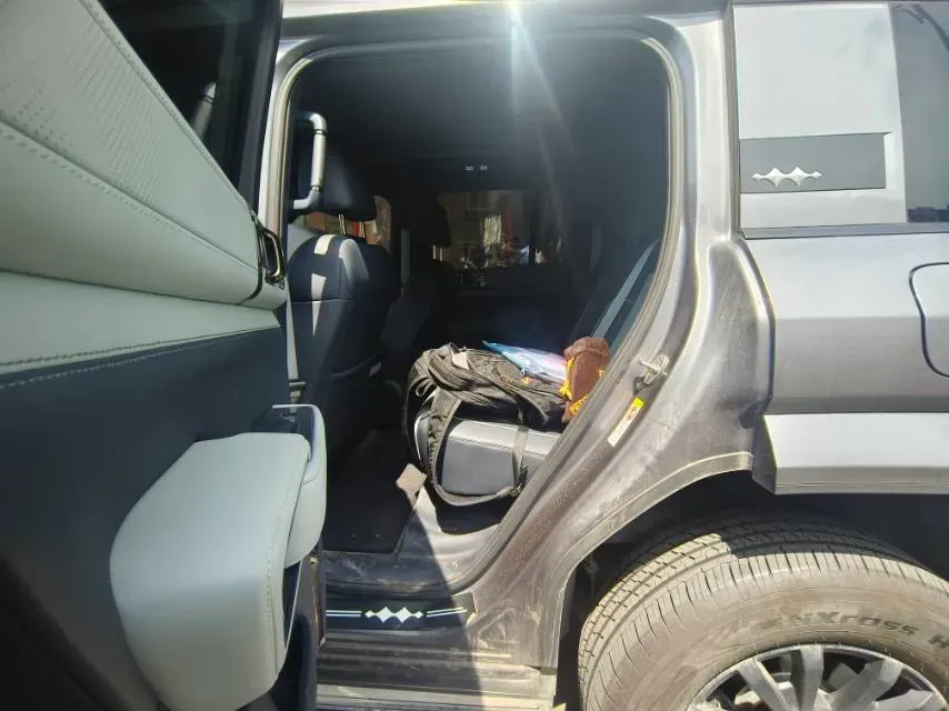 2025 FangChengBao Bao 5 1.5T 194HP L4 E-CVT PHEV 31.8KWH,autocango,china used car exporter,china ev exporter,chinese used car exporter,chinese used ev exporter