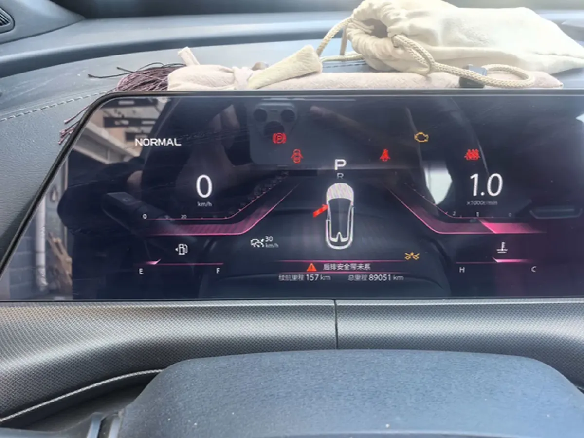 2020 ChangAn UNI-T 1.5T 180HP L4 7DCT,autocango,china used car exporter,china ev exporter,chinese used car exporter,chinese used ev exporter