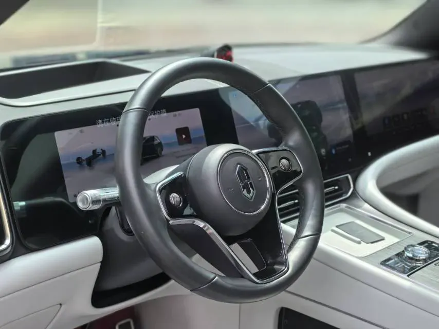 2024 AITO AITO M9 1.5T 152HP L4 REEV 42KWH,autocango,china used car exporter,china ev exporter,chinese used car exporter,chinese used ev exporter