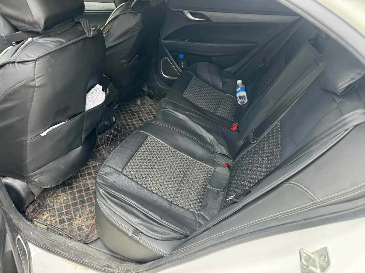 2021 BaoJun 530 1.5T 147HP L4 CVT,autocango,china used car exporter,china ev exporter,chinese used car exporter,chinese used ev exporter