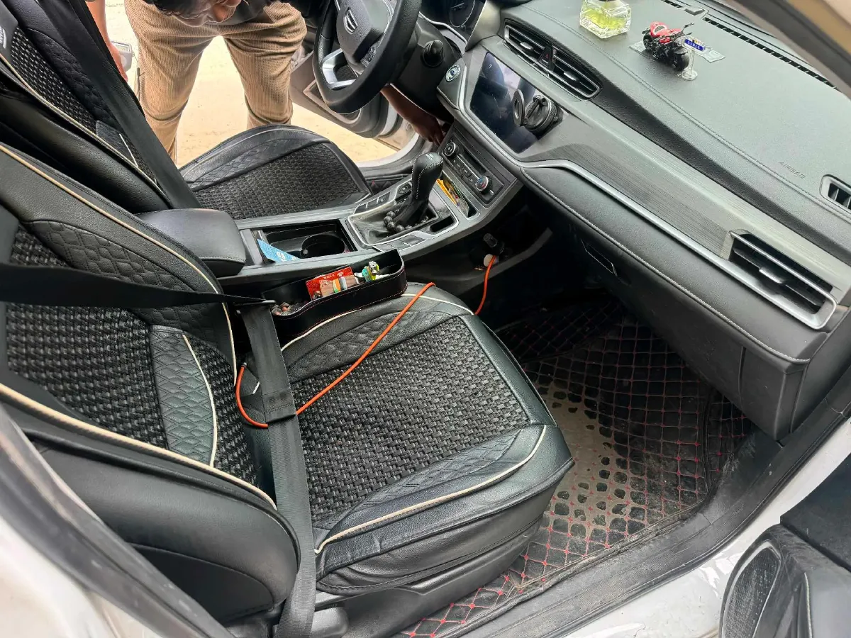 2021 BaoJun 530 1.5T 147HP L4 CVT,autocango,china used car exporter,china ev exporter,chinese used car exporter,chinese used ev exporter