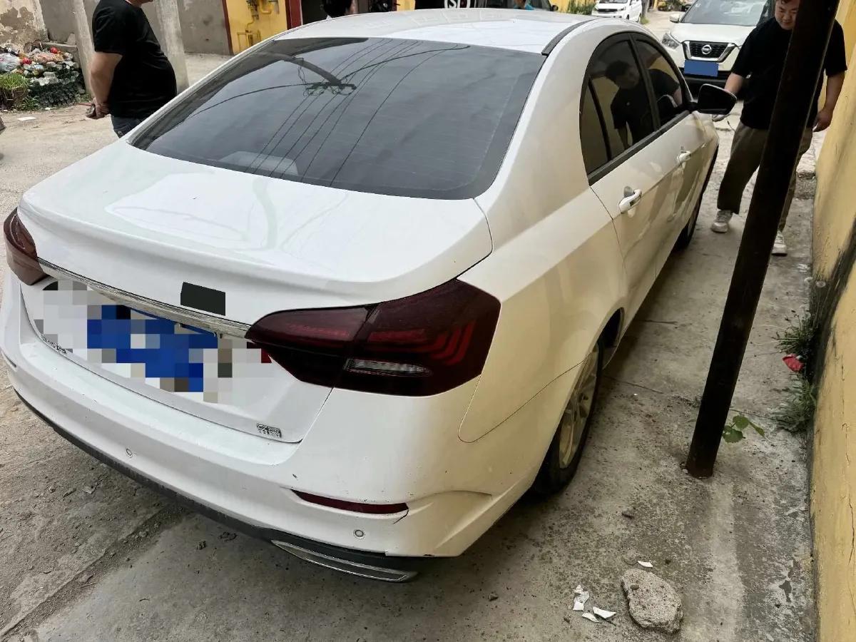 2021 BaoJun 530 1.5T 147HP L4 CVT,autocango,china used car exporter,china ev exporter,chinese used car exporter,chinese used ev exporter