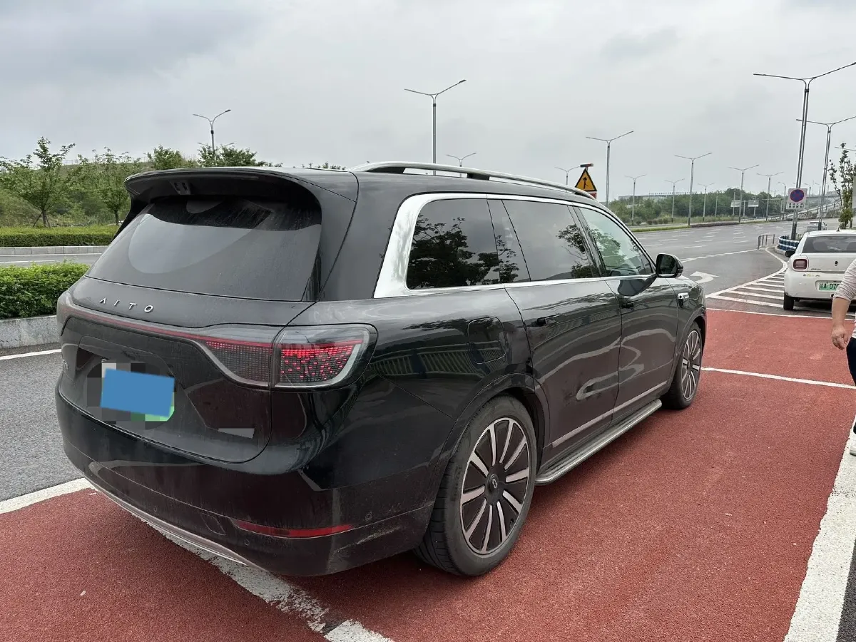 2024 AITO AITO M9 1.5T 152HP L4 REEV 42KWH,autocango,china used car exporter,china ev exporter,chinese used car exporter,chinese used ev exporter