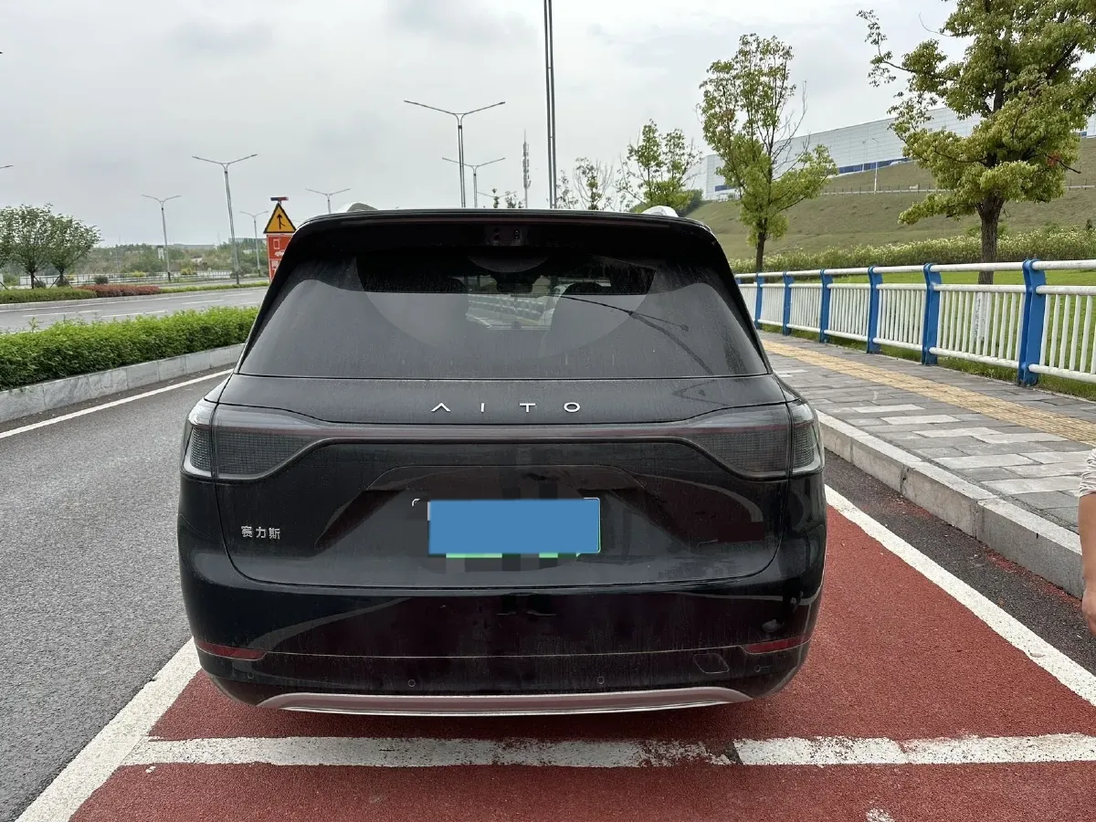 2024 AITO AITO M9 1.5T 152HP L4 REEV 42KWH,autocango,china used car exporter,china ev exporter,chinese used car exporter,chinese used ev exporter