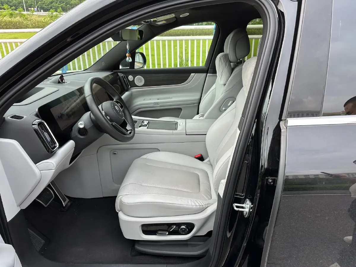 2024 AITO AITO M9 1.5T 152HP L4 REEV 42KWH,autocango,china used car exporter,china ev exporter,chinese used car exporter,chinese used ev exporter