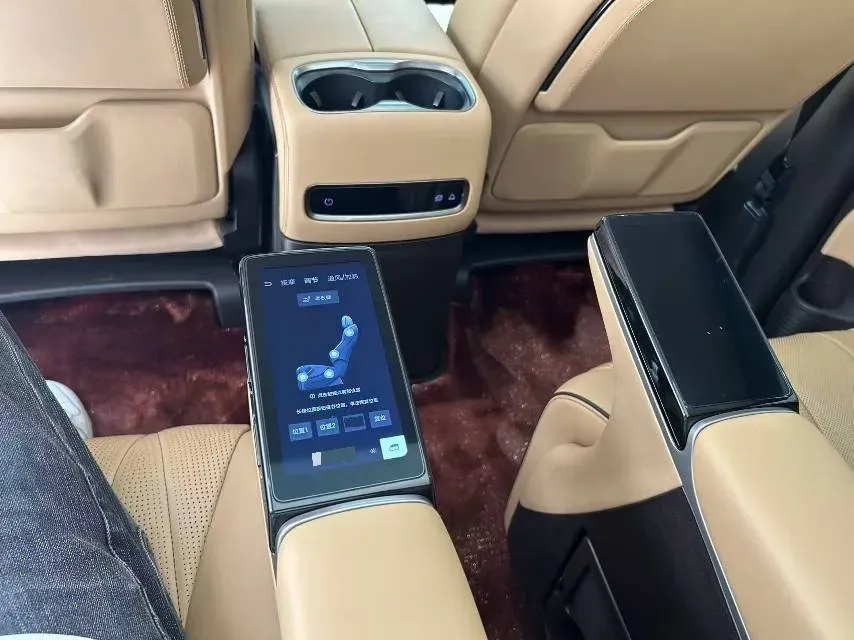 2024 Denza D9 1.5T 139HP L4 E-CVT PHEV 40KWH,autocango,china used car exporter,china ev exporter,chinese used car exporter,chinese used ev exporter