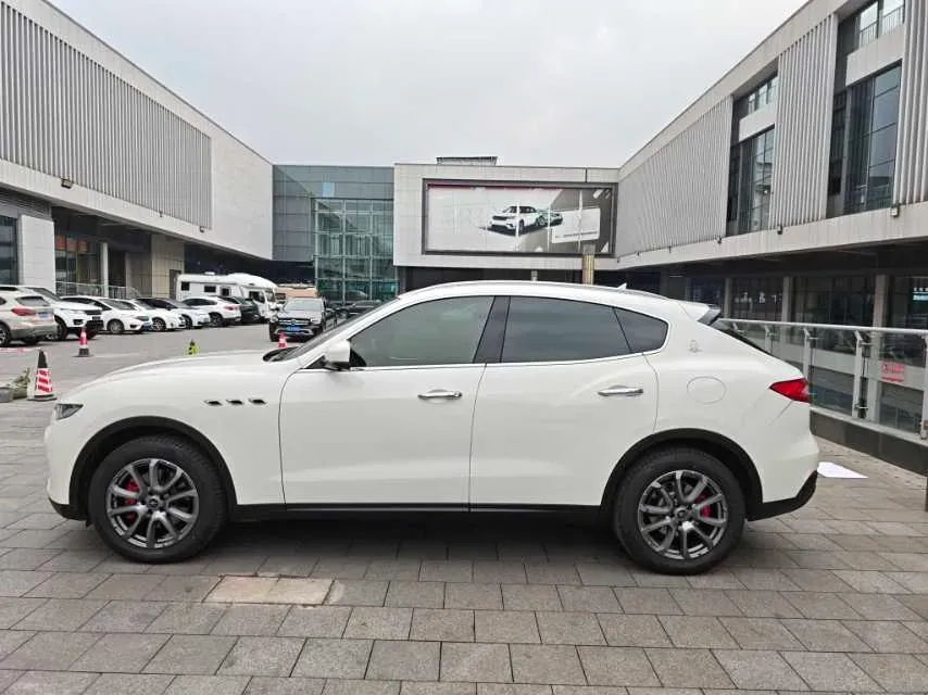 2020 Maserati Levante 3.0T 350HP V6 8AT,autocango,china used car exporter,china ev exporter,chinese used car exporter,chinese used ev exporter