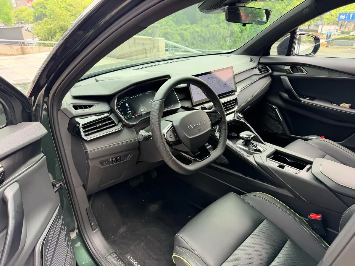 2023 LYNK&CO 03 1.5T 181HP L4 7DCT,autocango,china used car exporter,china ev exporter,chinese used car exporter,chinese used ev exporter