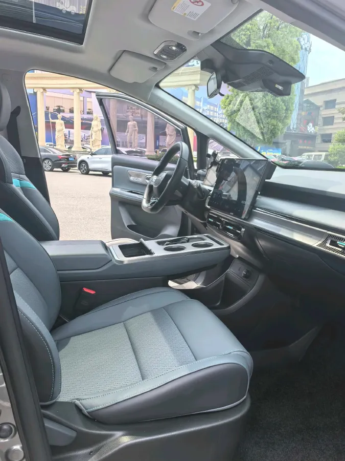 2023 MAXUS Interstellar 2.0T 261HP L4 8AT,autocango,china used car exporter,china ev exporter,chinese used car exporter,chinese used ev exporter