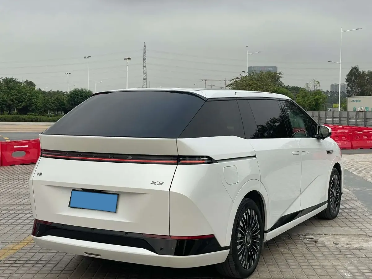2025 Xpeng X9 BEV,autocango,china used car exporter,china ev exporter,chinese used car exporter,chinese used ev exporter