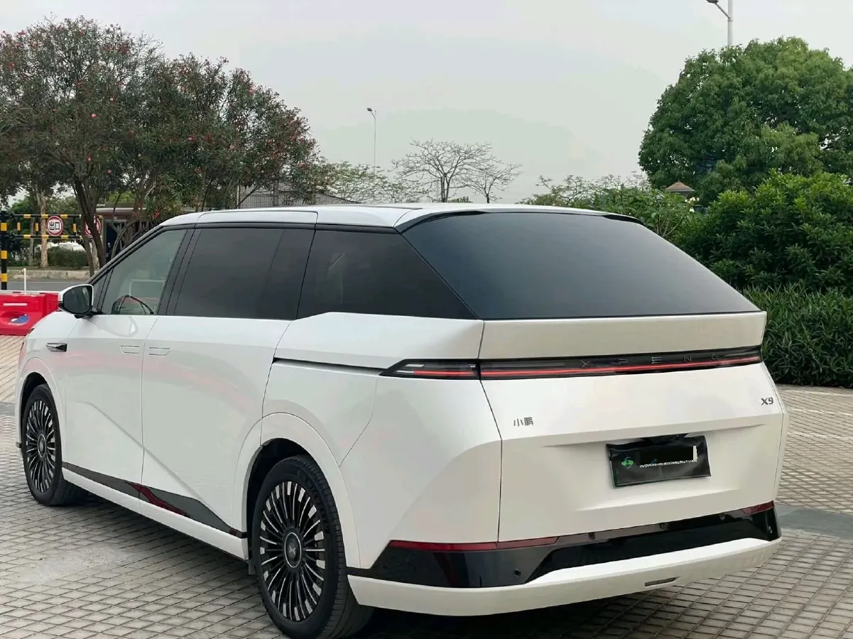 2025 Xpeng X9 BEV,autocango,china used car exporter,china ev exporter,chinese used car exporter,chinese used ev exporter