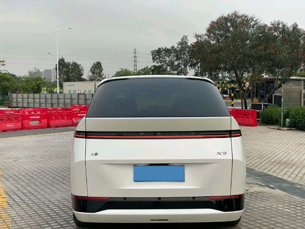 2025 Xpeng X9 BEV,autocango,china used car exporter,china ev exporter,chinese used car exporter,chinese used ev exporter