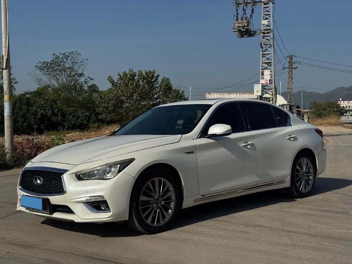 2018 Jeep Grand Commander 2.0T 265HP L4 9AT,autocango,china used car exporter,china ev exporter,chinese used car exporter,chinese used ev exporter