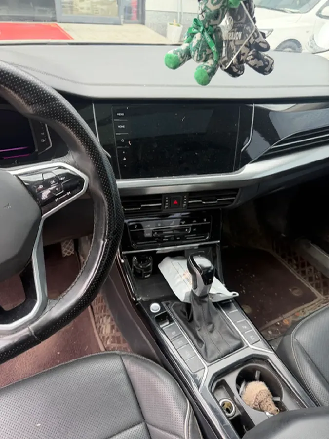 2024 Volkswagen Passat 2.0T 220HP L4 7DCT,autocango,china used car exporter,china ev exporter,chinese used car exporter,chinese used ev exporter