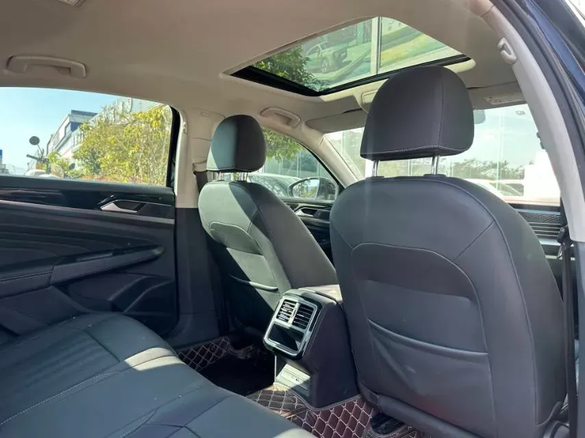 2023 Volkswagen Passat 1.4T 150HP L4 7DCT,autocango,china used car exporter,china ev exporter,chinese used car exporter,chinese used ev exporter