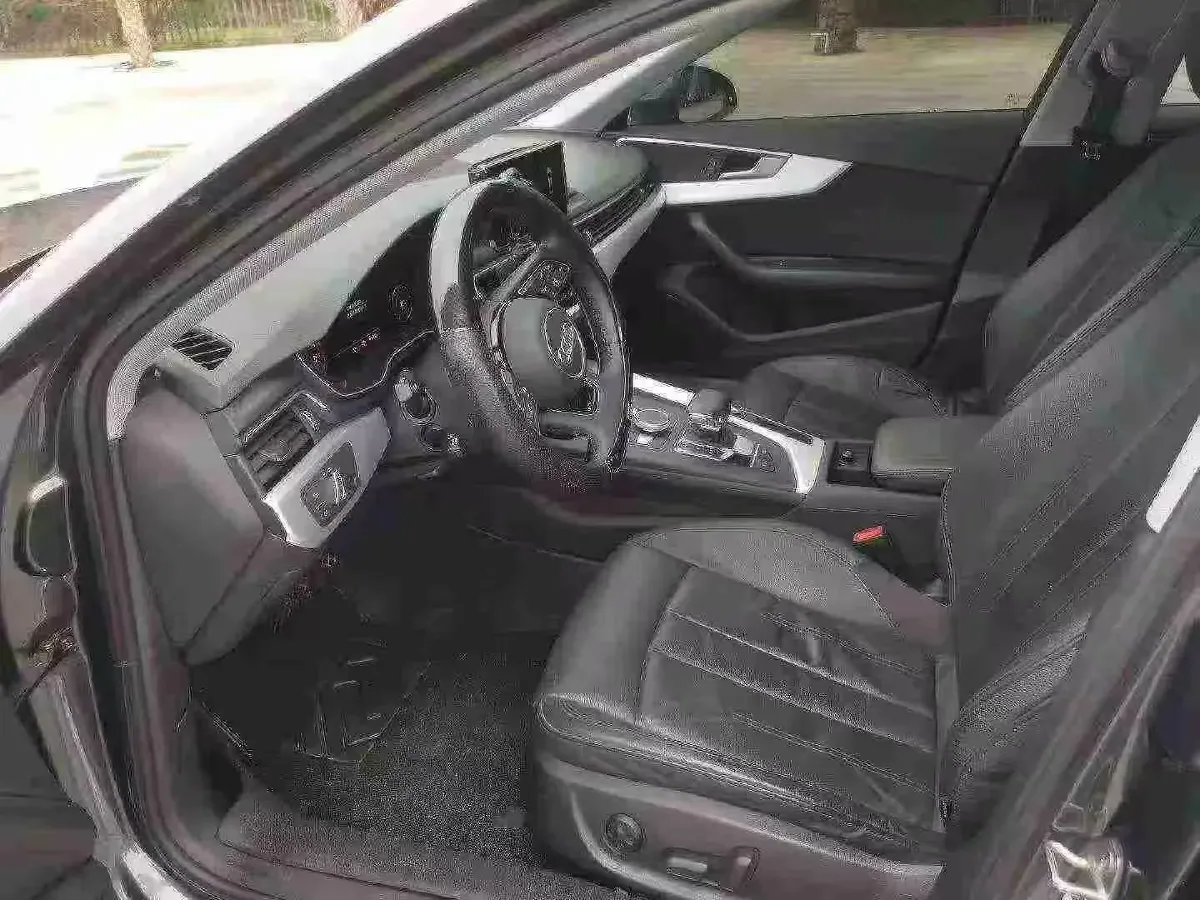 2020 Audi A4L 2.0T 190HP L4 7DCT,autocango,china used car exporter,china ev exporter,chinese used car exporter,chinese used ev exporter