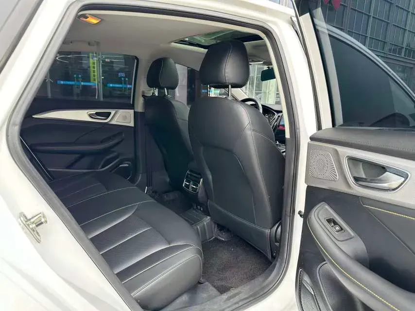 2020 Roewe i6 MAX 1.5T 169HP L4 AMT PHEV,autocango,china used car exporter,china ev exporter,chinese used car exporter,chinese used ev exporter