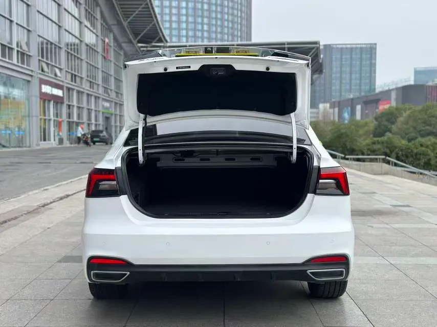 2020 Roewe i6 MAX 1.5T 169HP L4 AMT PHEV,autocango,china used car exporter,china ev exporter,chinese used car exporter,chinese used ev exporter