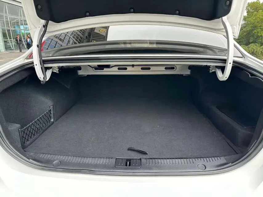 2020 Roewe i6 MAX 1.5T 169HP L4 AMT PHEV,autocango,china used car exporter,china ev exporter,chinese used car exporter,chinese used ev exporter