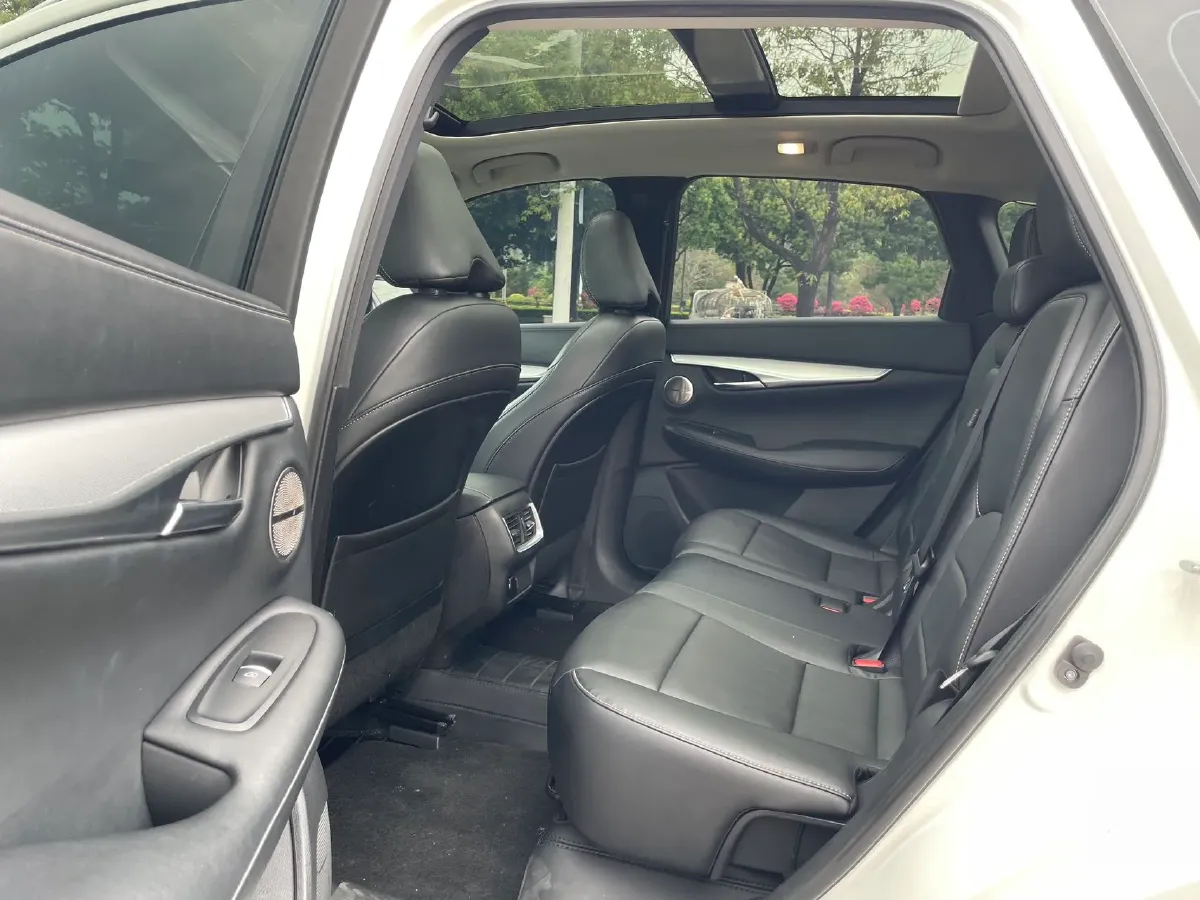 2020 Infiniti QX50 2.0T 245HP L4 CVT,autocango,china used car exporter,china ev exporter,chinese used car exporter,chinese used ev exporter