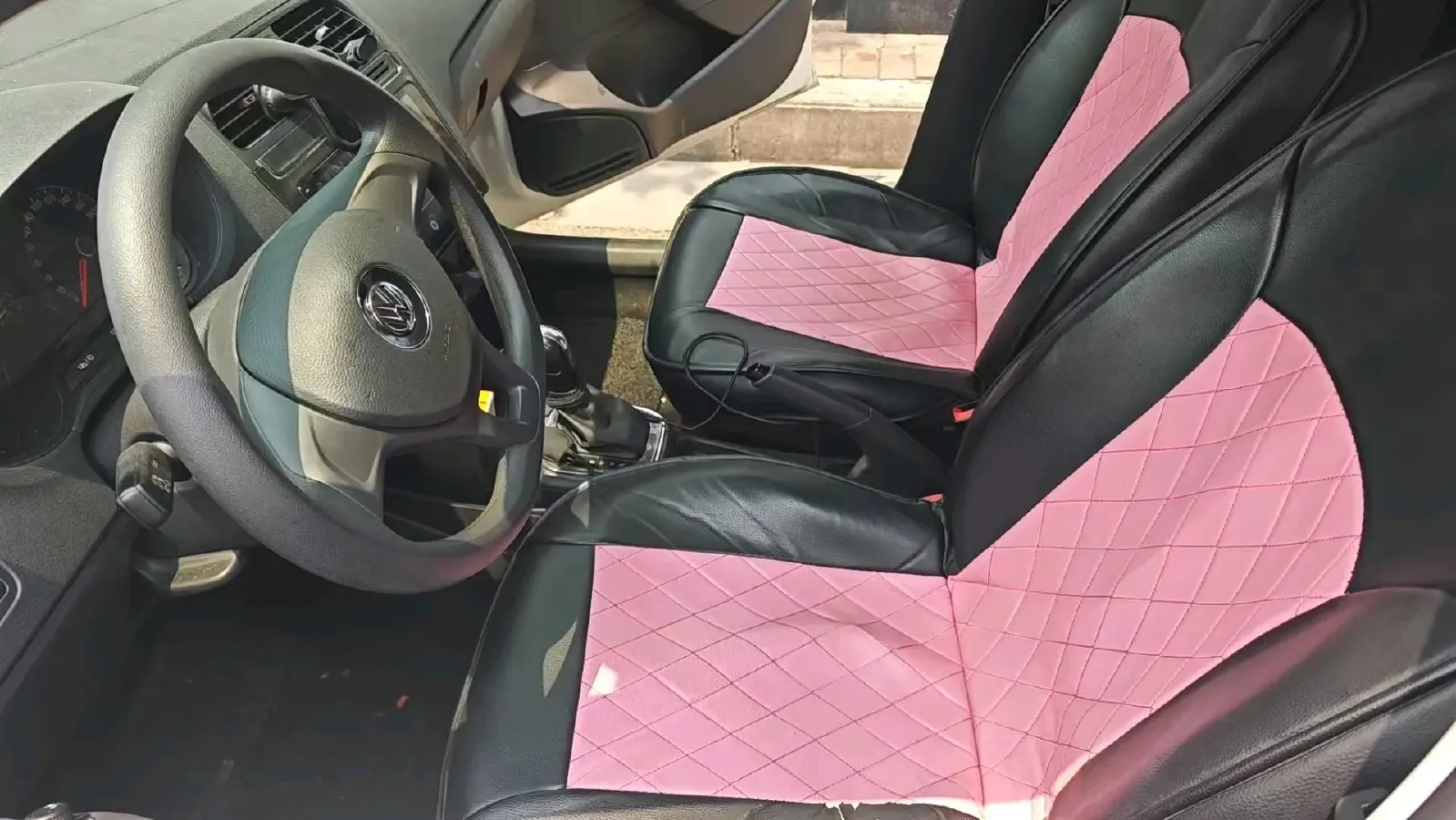 2016 Volkswagen Polo 1.4L 90HP L4 6AT,autocango,china used car exporter,china ev exporter,chinese used car exporter,chinese used ev exporter