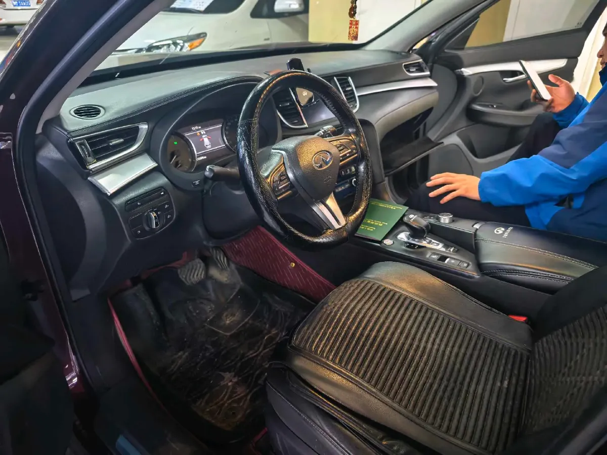 2020 Infiniti QX50 2.0T 245HP L4 CVT,autocango,china used car exporter,china ev exporter,chinese used car exporter,chinese used ev exporter