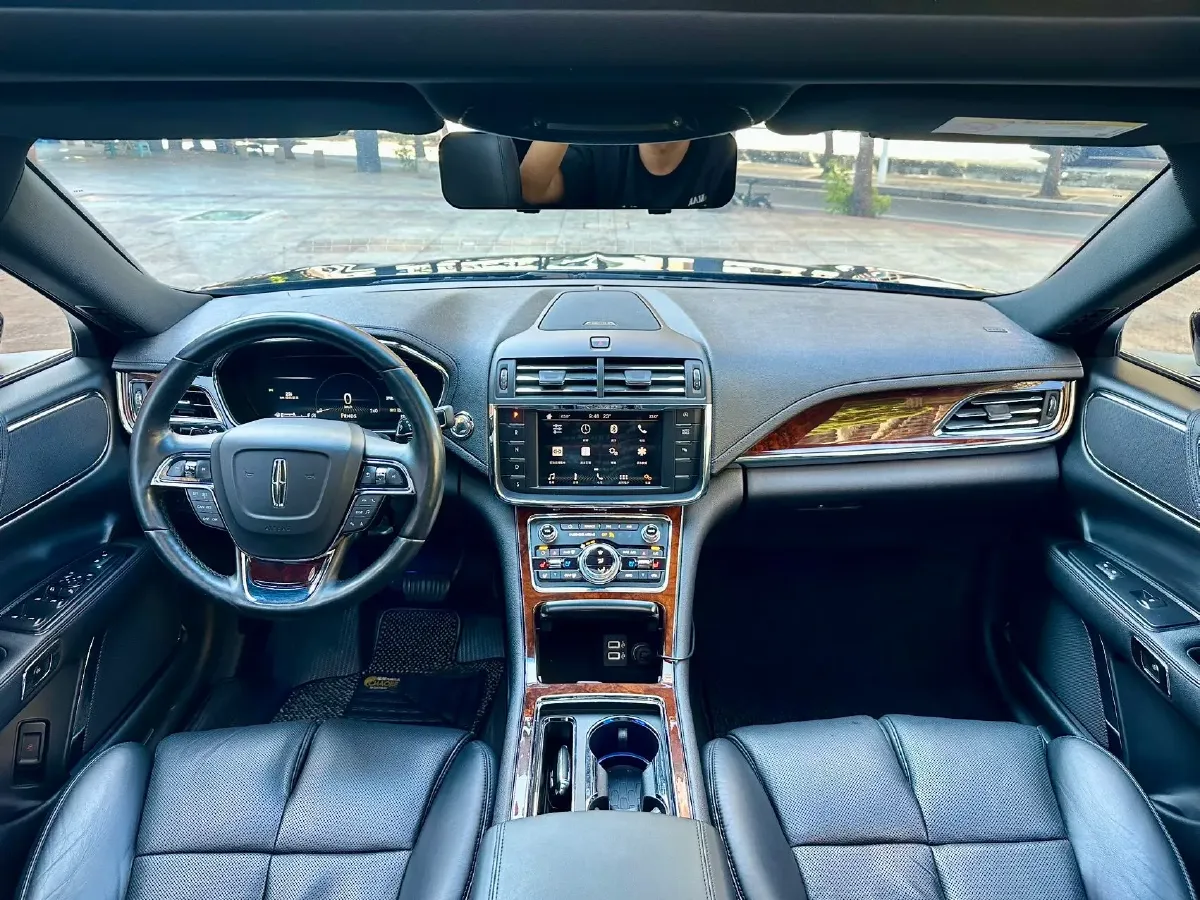 2019 Lincoln Continental 2.0T 261HP L4 6AT,autocango,china used car exporter,china ev exporter,chinese used car exporter,chinese used ev exporter