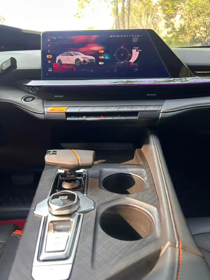 2023 ChangAn UNI-V 1.5T 188HP L4 7DCT,autocango,china used car exporter,china ev exporter,chinese used car exporter,chinese used ev exporter