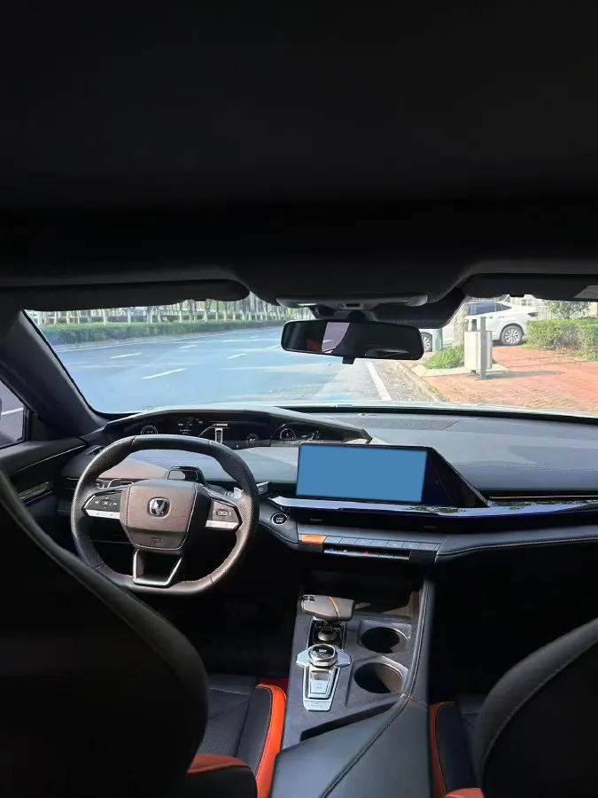 2023 ChangAn UNI-V 1.5T 188HP L4 7DCT,autocango,china used car exporter,china ev exporter,chinese used car exporter,chinese used ev exporter